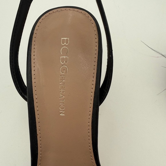 BCBGeneration Relby Black Faux Feather Ankle Strap Sandals Women's Size 8 EUC - Picture 7 of 12